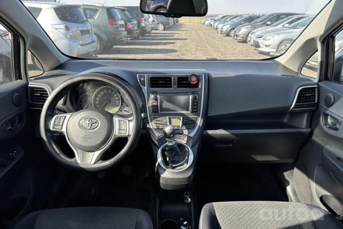 Toyota Verso-S 1 generation Minivan