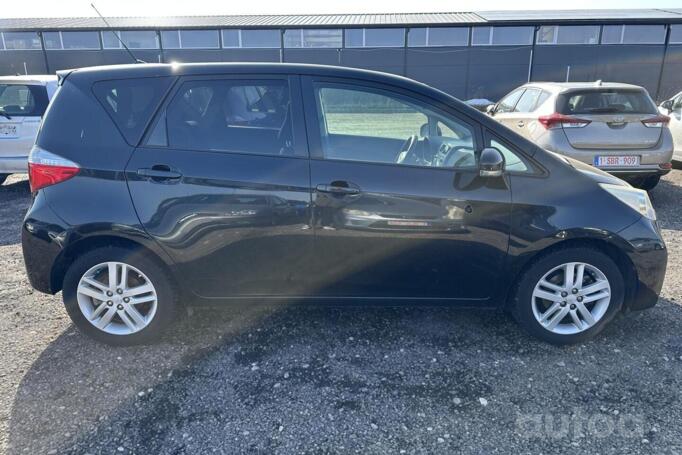 Toyota Verso-S 1 generation Minivan