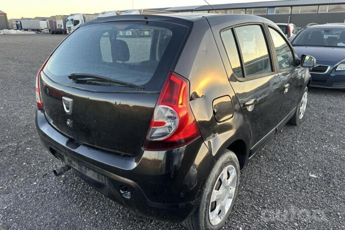 Dacia Sandero 1 generation Hatchback
