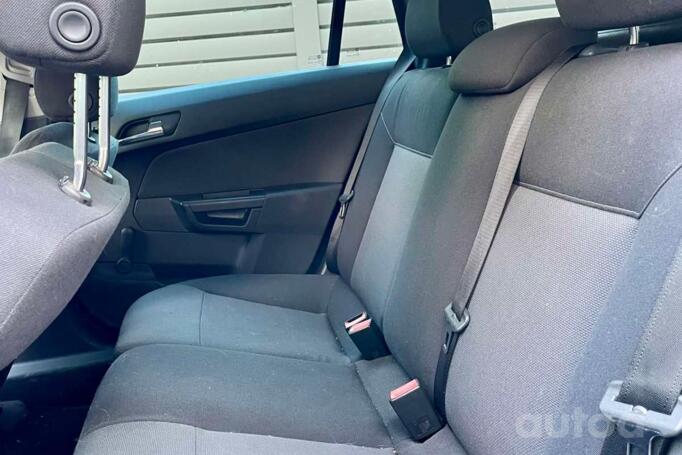 Opel Astra H [restyling]