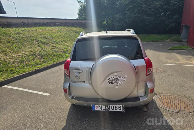 Toyota RAV4 3 generation Crossover