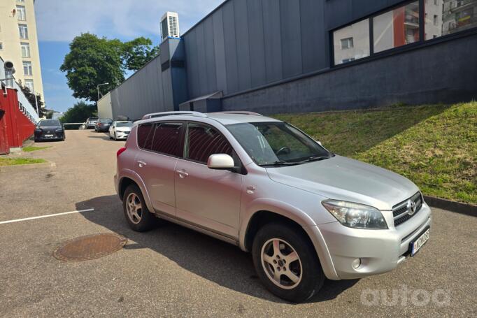 Toyota RAV4 3 generation Crossover