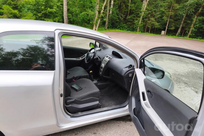 Toyota Yaris 2 generation