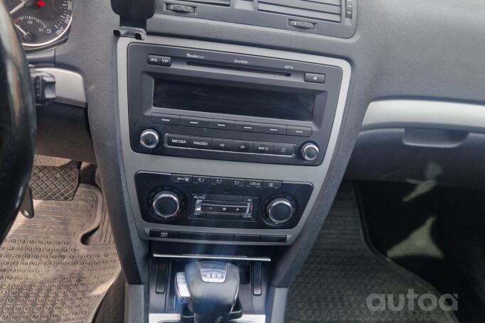 Skoda Octavia 2 generation [restyling] Combi wagon 5-doors