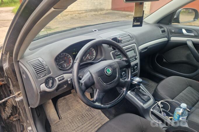 Skoda Octavia 2 generation [restyling] Combi wagon 5-doors