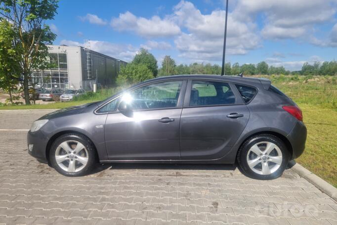 Opel Astra J [restyling] Hatchback 5-doors
