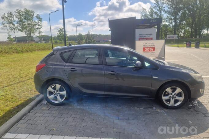 Opel Astra J [restyling] Hatchback 5-doors