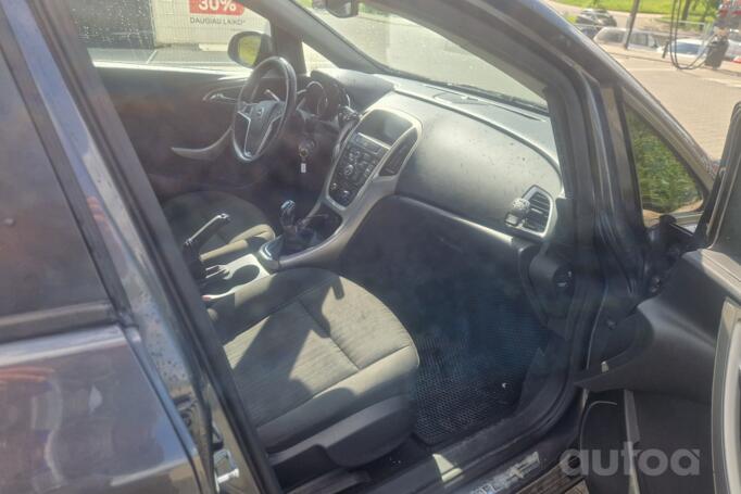 Opel Astra J [restyling] Hatchback 5-doors