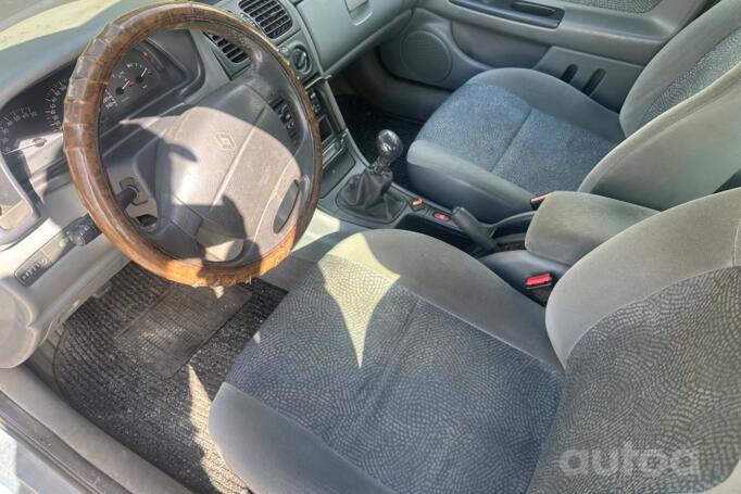 Renault Laguna 1 generation [restyling] Grandtour wagon