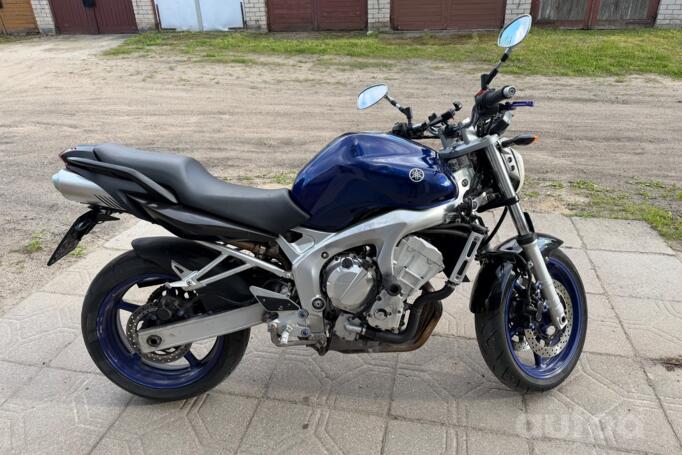 Yamaha FZS 600 Fazer