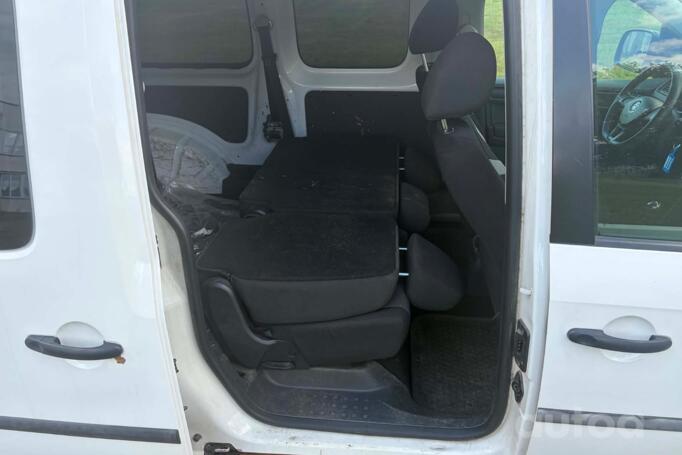 Volkswagen Caddy 4 generation Kombi Maxi minivan 4-doors