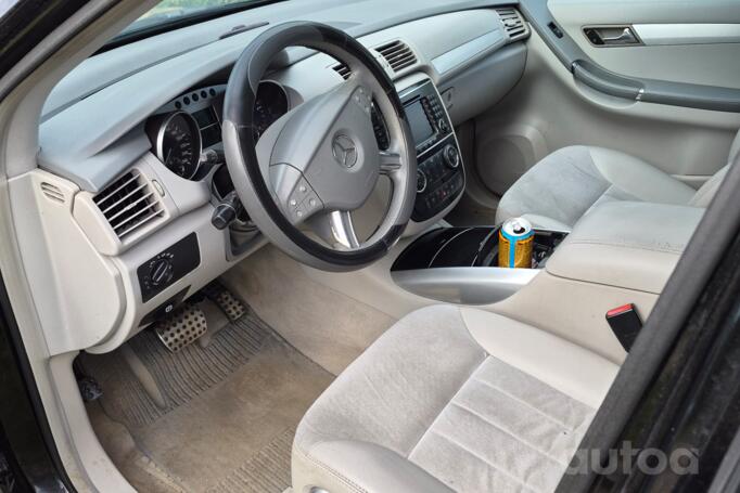 Mercedes-Benz R-Class W251 Minivan