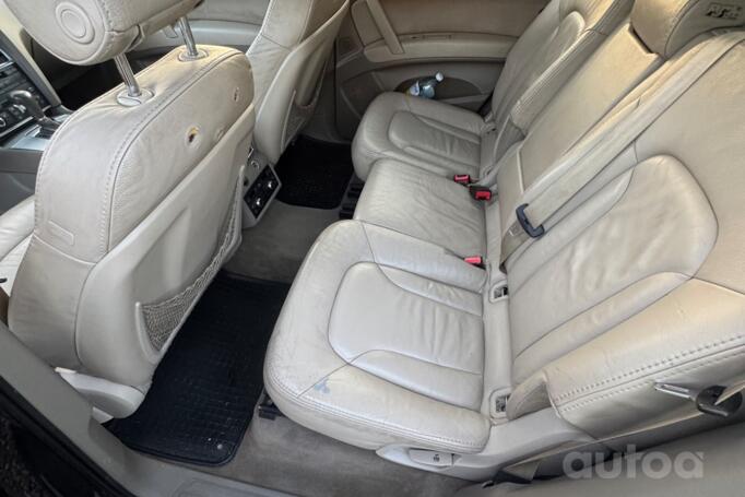 Audi Q7 4L Crossover