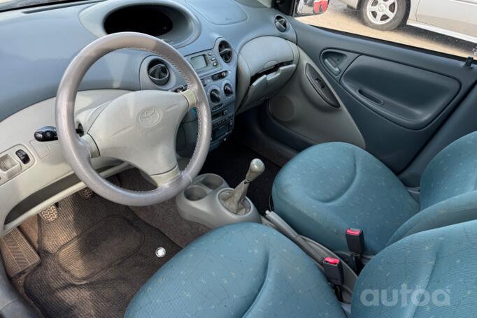 Toyota Yaris 1 generation