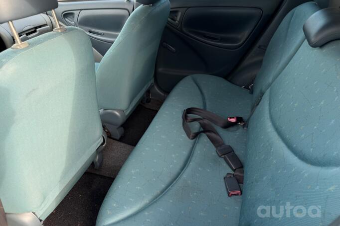 Toyota Yaris 1 generation