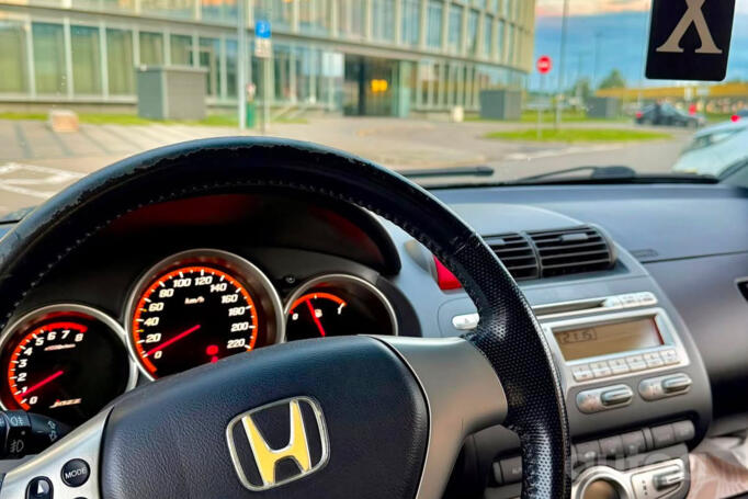 Honda Jazz 1 generation [restyling] Hatchback
