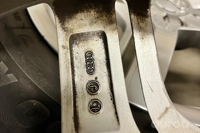 Audi Ronal, stop lekki