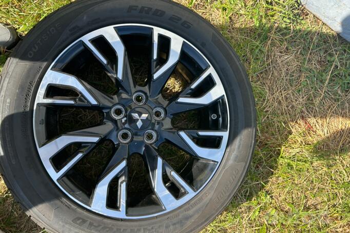 Mitsubishi, stop lekki