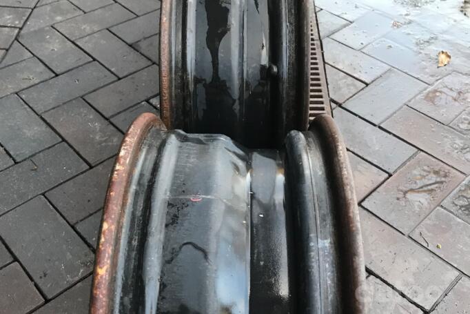 Mercedes, stal tłoczona