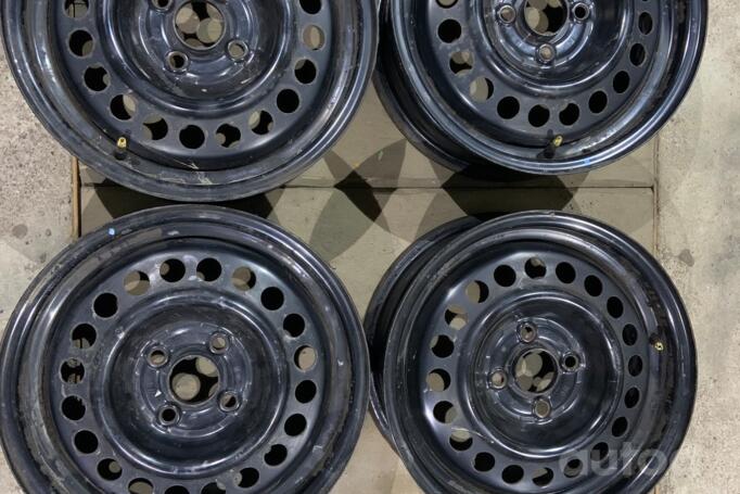 Honda, stal tłoczona