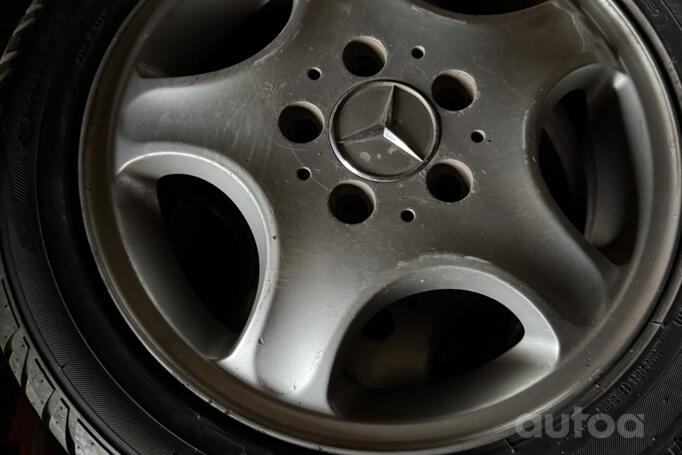 Mercedes bendz, stop lekki