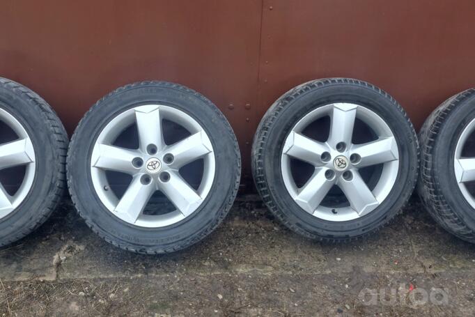 Nissan/ Toyota, stop lekki