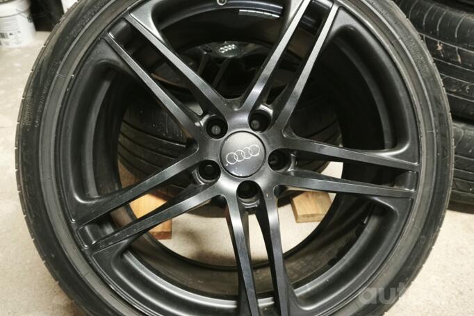 R8 Spyder V10 Audi, podrobiony