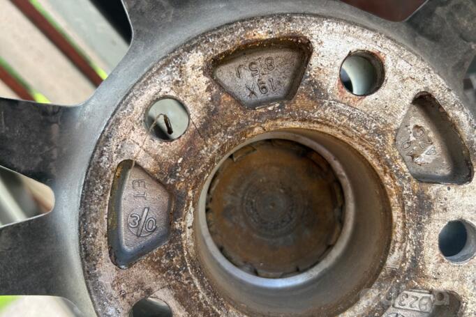 BMW, stop lekki