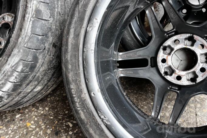 Mercedes-Benz, stop lekki