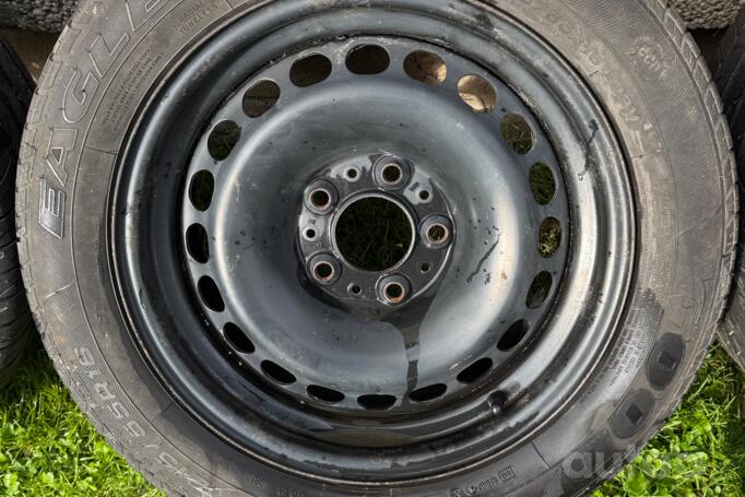 Nezinia, stal tłoczona