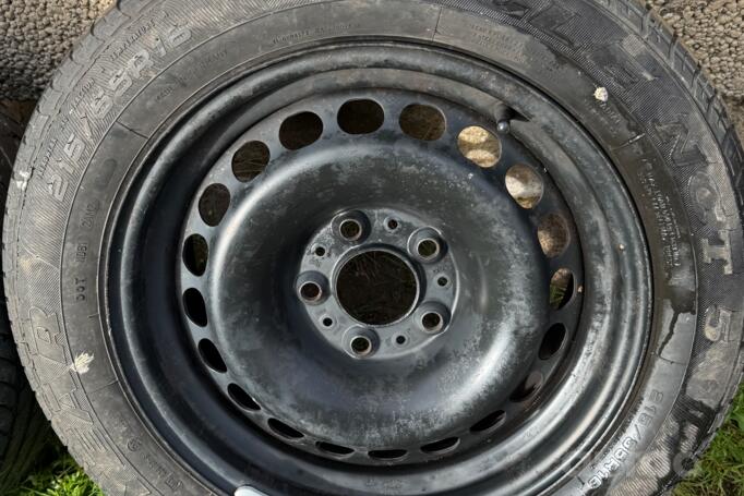 Nezinia, stal tłoczona