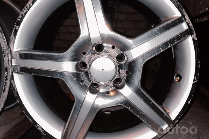 Mercedes, stop lekki