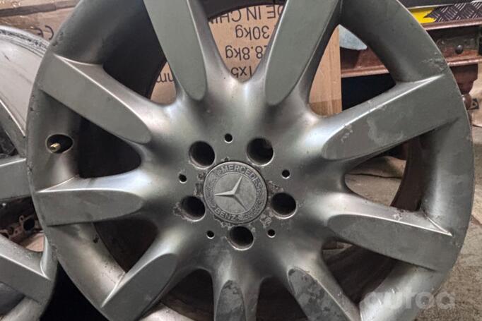 Mercedes, stop lekki