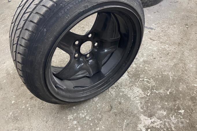 Insignios, stal tłoczona