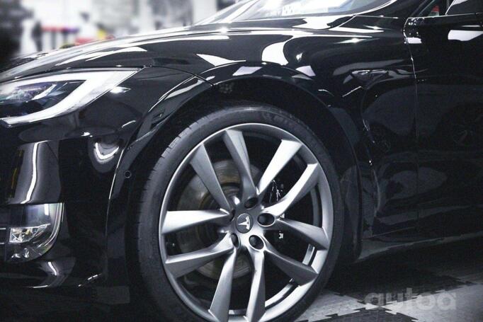 TESLA, podrobiony
