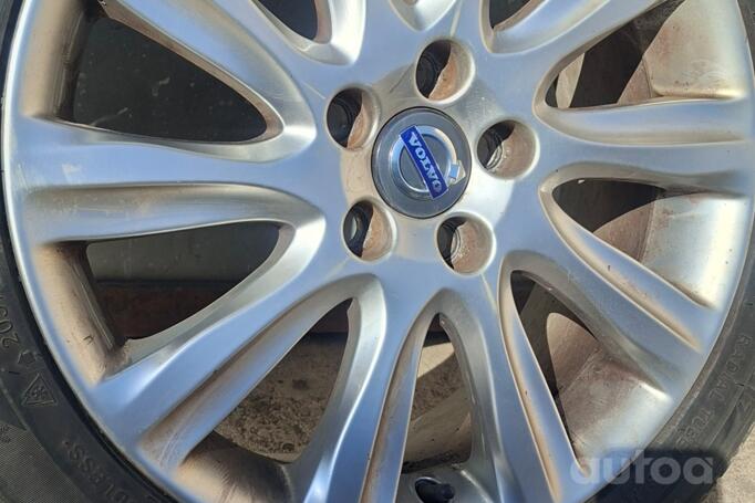 Volvo, stop lekki