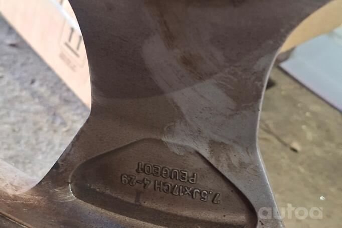 Peugeot 3008, stop lekki