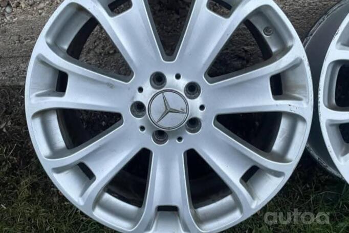 Mercedes, stop lekki