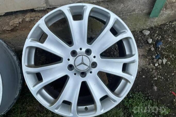 Mercedes, stop lekki