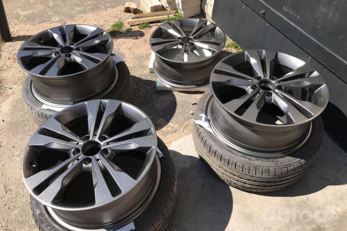 Mercedes-Benz, stop lekki