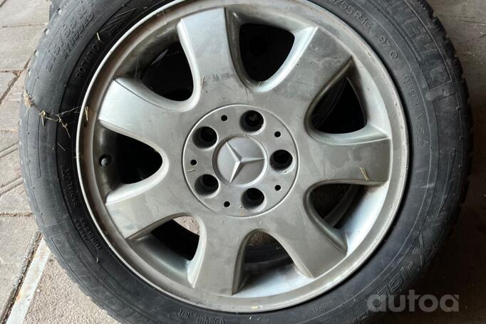 Mercedes, stop lekki