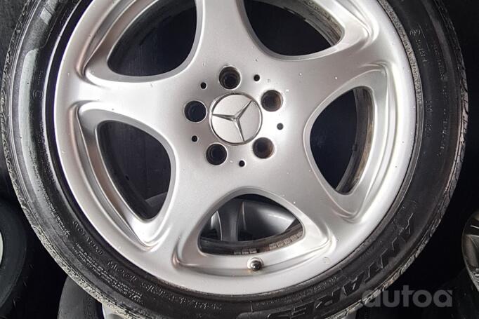 Mercedes, stop lekki