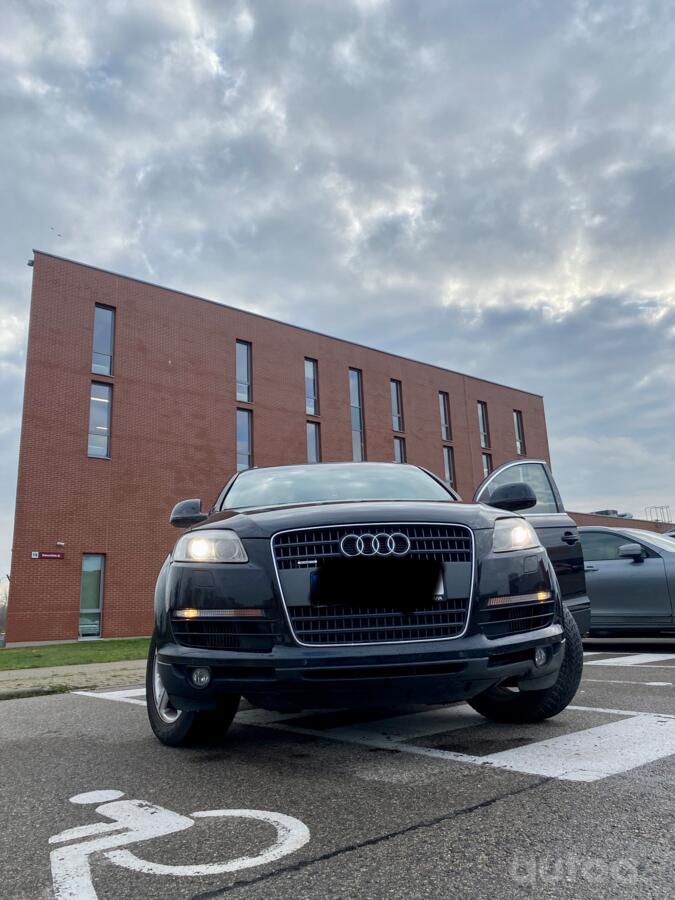 Audi Q7 4L Crossover