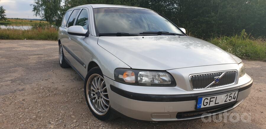 Volvo V70 2 generation wagon