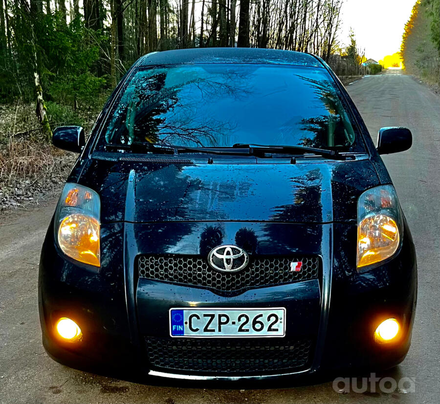 Toyota Yaris 2 generation