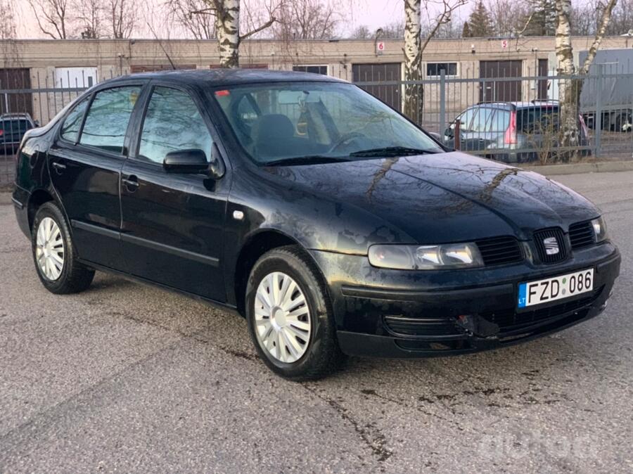 SEAT Toledo 2 generation Sedan