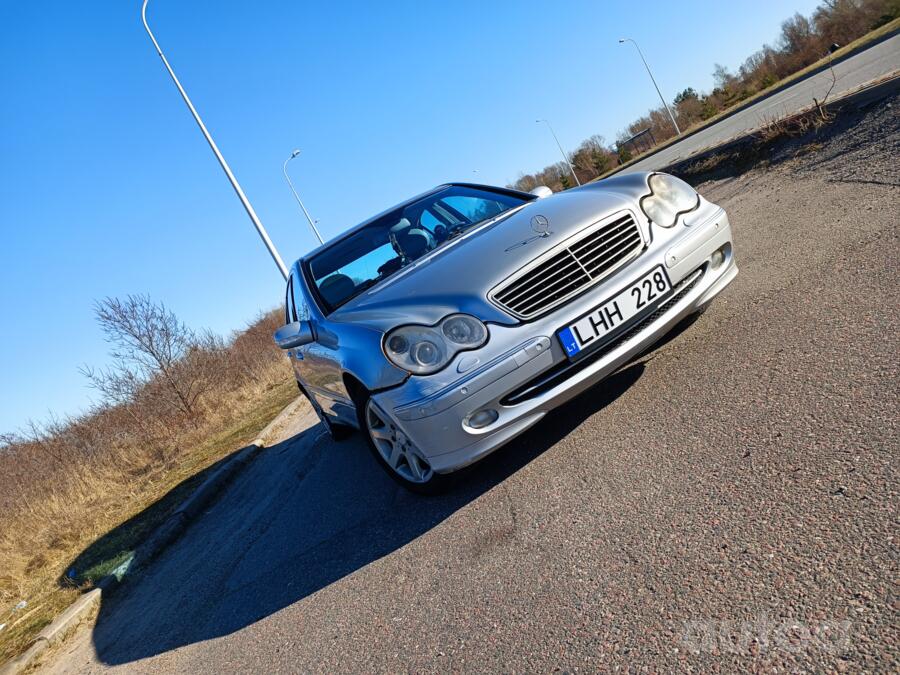 Mercedes-Benz C-Class W203/S203/CL203 Sedan