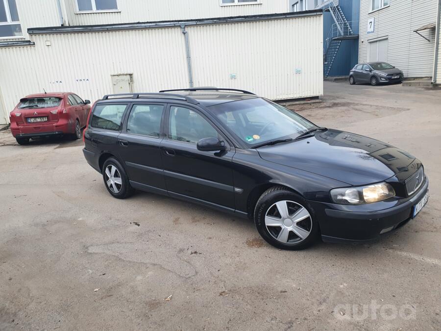 Volvo V70 2 generation wagon