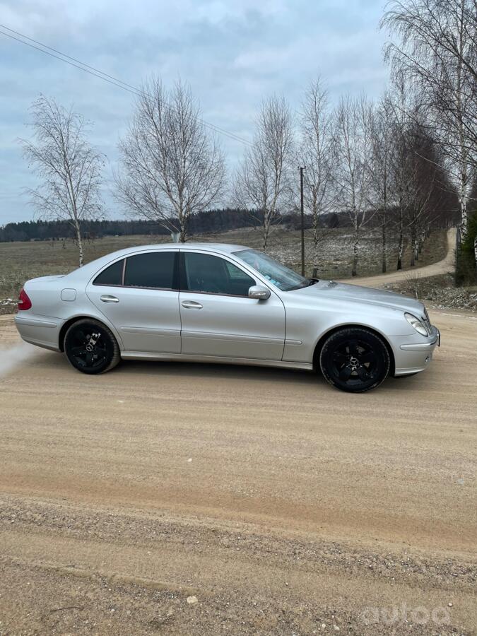 Mercedes-Benz E-Class W211 Sedan