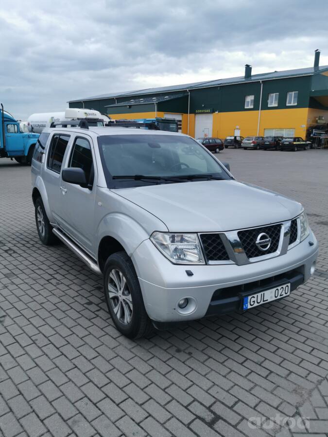 Nissan Pathfinder R51 SUV